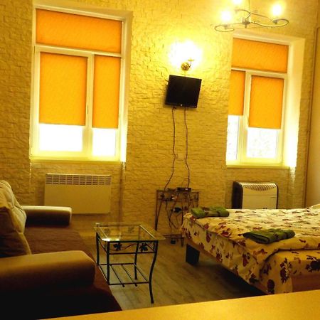 With Dom Studio Apartment ลวีฟ ภายนอก รูปภาพ